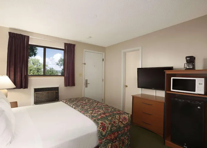 Days Inn By Wyndham Cortez
