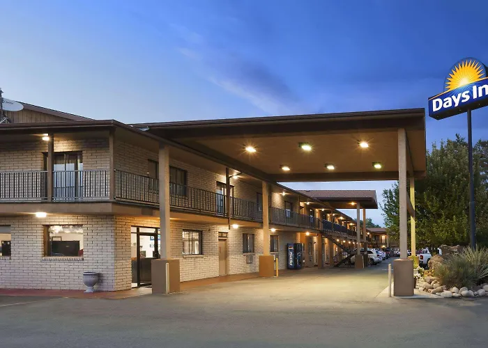 Days Inn By Wyndham Cortez