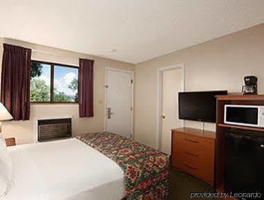 Days By Wyndham Hotel